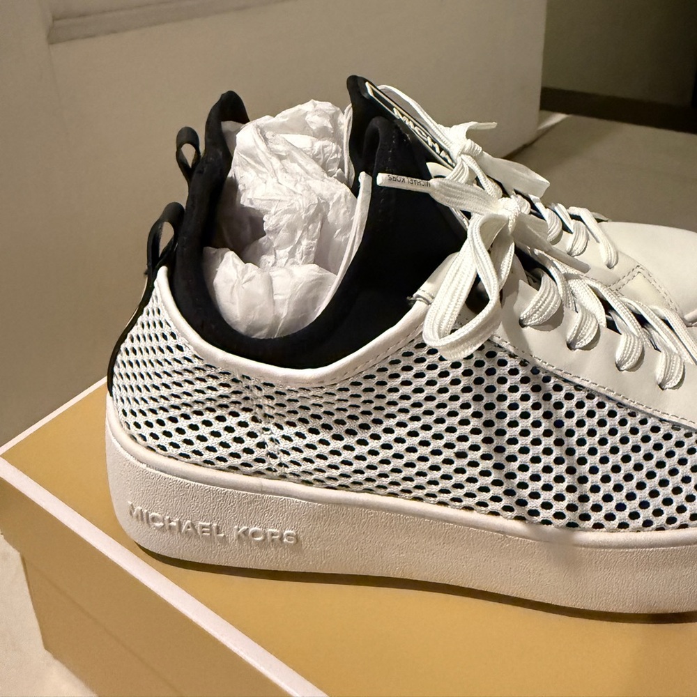 Michael Kors White and black Sneakers - Picture 2 of 8